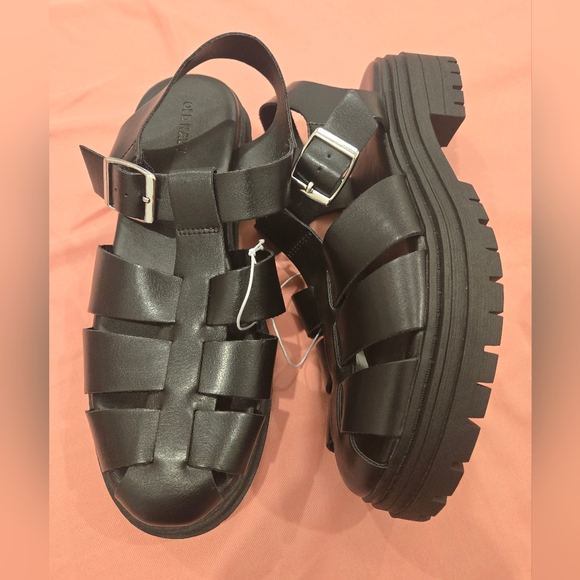 Old Navy Shoes - Old Navy Black Strappy Sandals